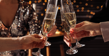 Grand Canal Hotel | Dublin 4 | Festive Dining | Champagne glasses clinking together 